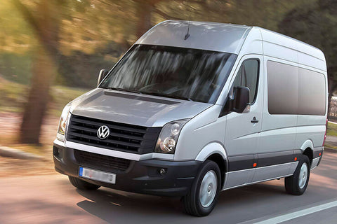 Kuljetuskalustona pitkä/korkea VW Crafter.
